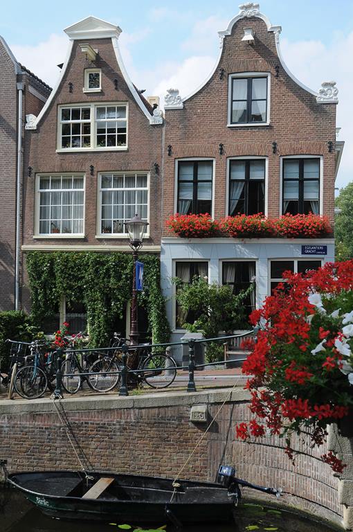 362   Amsterdam